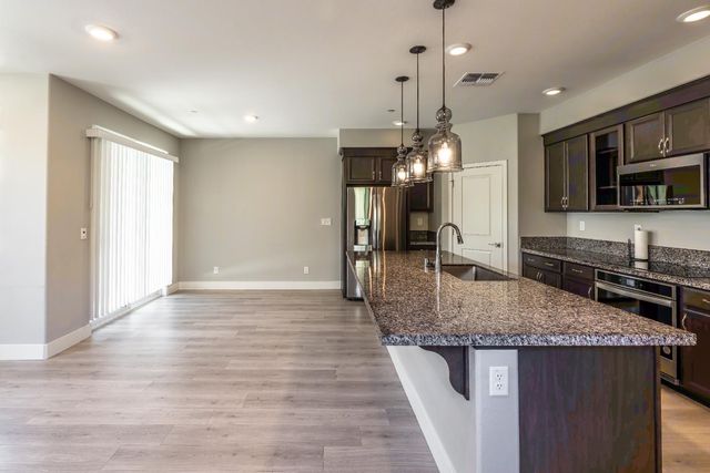 3080 Seaspray Walk, Sacramento, CA 95833