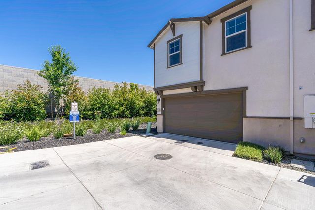 3080 Seaspray Walk, Sacramento, CA 95833