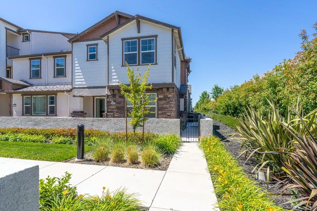 3080 Seaspray Walk, Sacramento, CA 95833