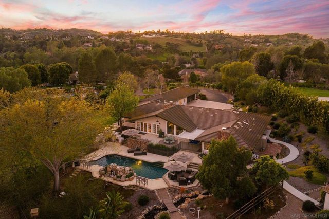 8 Country Glen Rd, Fallbrook, CA 92028