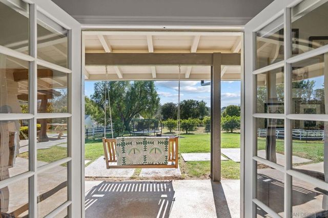 8 Country Glen Rd, Fallbrook, CA 92028