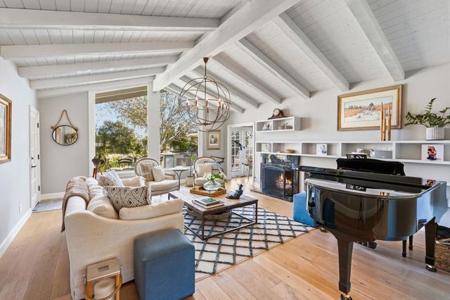 8 Country Glen Rd, Fallbrook, CA 92028