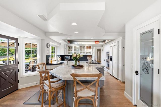 8 Country Glen Rd, Fallbrook, CA 92028