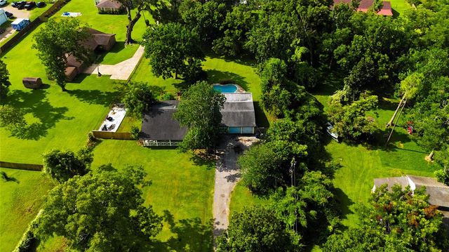 141 Cypress Drive, Richwood, TX 77531