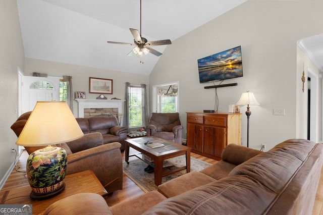 240 Orchard Way SE, Calhoun, GA 30701