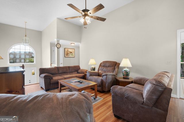 240 Orchard Way SE, Calhoun, GA 30701