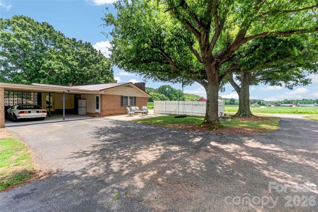 1316 Drumstand Road, Stony Point, NC 28678