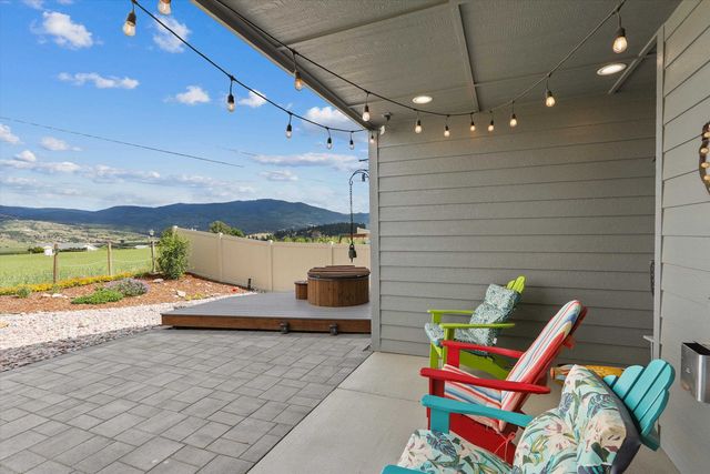1819 S Donwood St, Greenacres, WA 99016