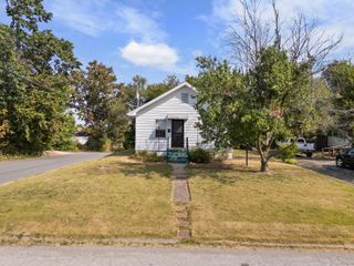 1 E CHESTNUT ST, Fulton, MO 65251