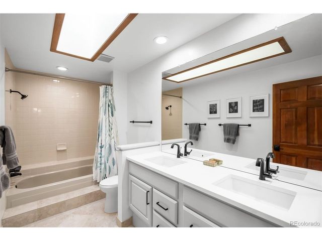 6546 S Garfield Ct, Centennial, CO 80121