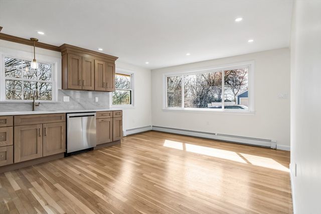 5 Lafayette Ave, Lawrence, MA 01843