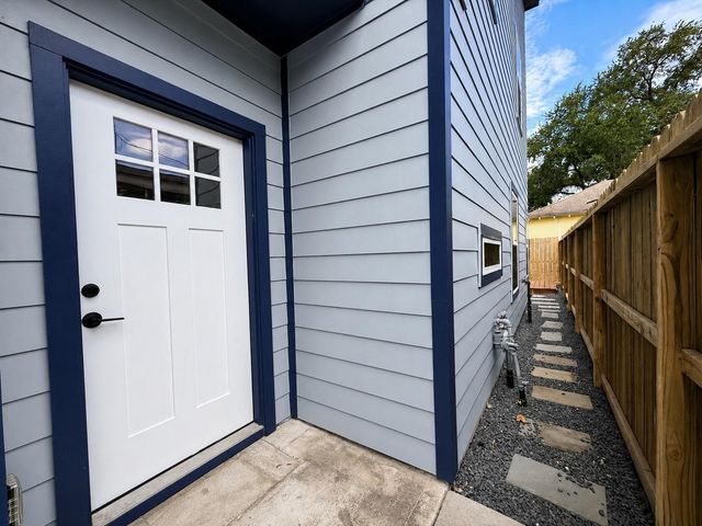 3923 Yale Street B, Houston, TX 77018