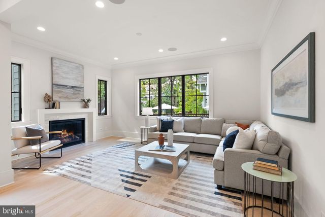 112 N HIGHLAND ST, Arlington, VA 22201