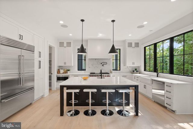 112 N HIGHLAND ST, Arlington, VA 22201