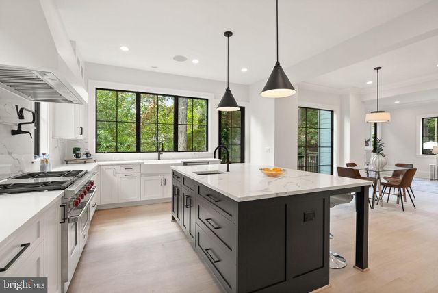 112 N HIGHLAND ST, Arlington, VA 22201