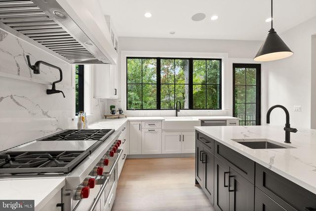 112 N HIGHLAND ST, Arlington, VA 22201