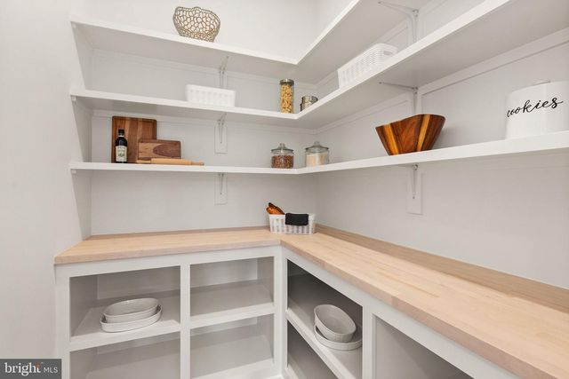 112 N HIGHLAND ST, Arlington, VA 22201