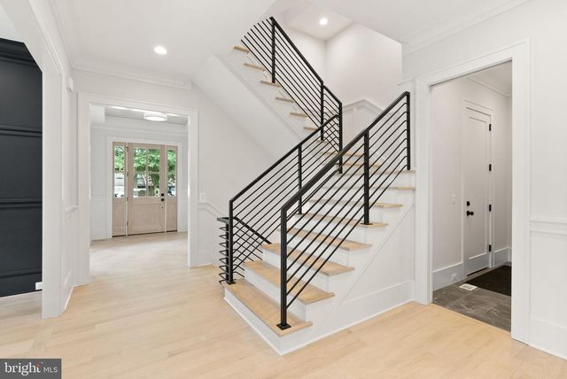 112 N HIGHLAND ST, Arlington, VA 22201