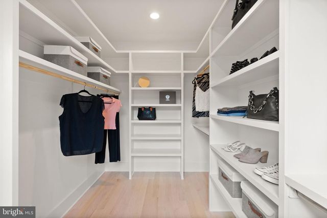 112 N HIGHLAND ST, Arlington, VA 22201