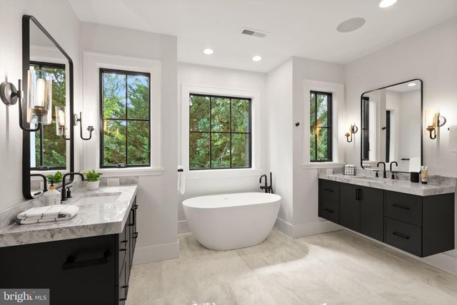 112 N HIGHLAND ST, Arlington, VA 22201