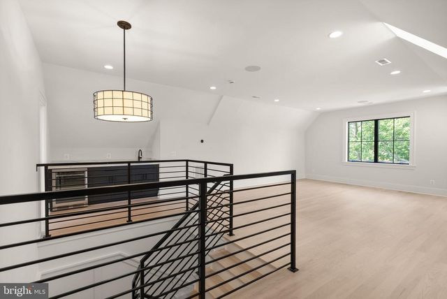 112 N HIGHLAND ST, Arlington, VA 22201