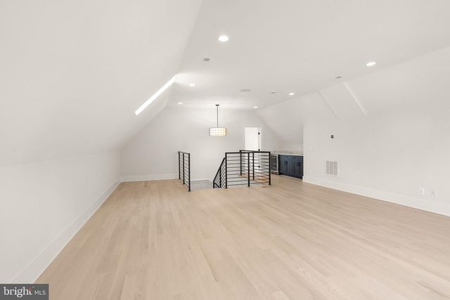 112 N HIGHLAND ST, Arlington, VA 22201