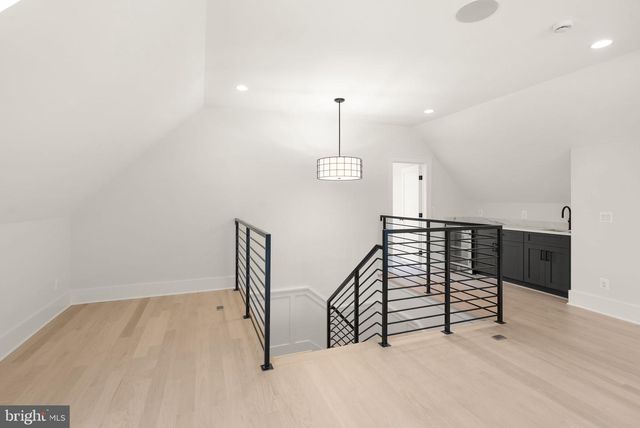 112 N HIGHLAND ST, Arlington, VA 22201