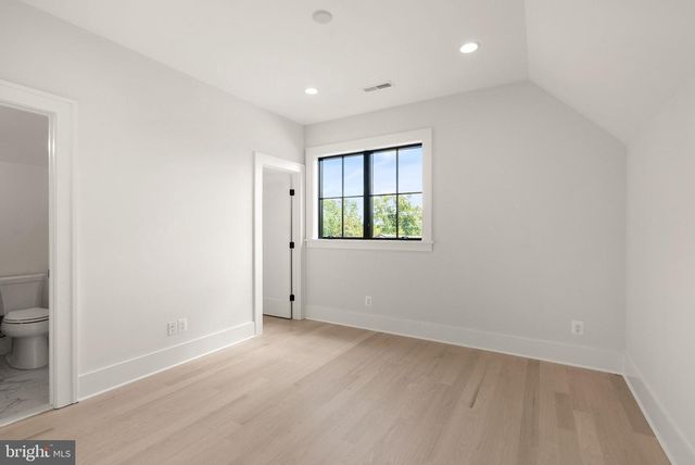 112 N HIGHLAND ST, Arlington, VA 22201