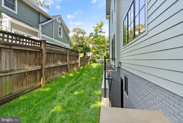 112 N HIGHLAND ST, Arlington, VA 22201