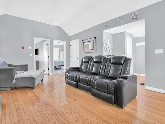 37 Oxford Avenue, Warwick, RI 02889