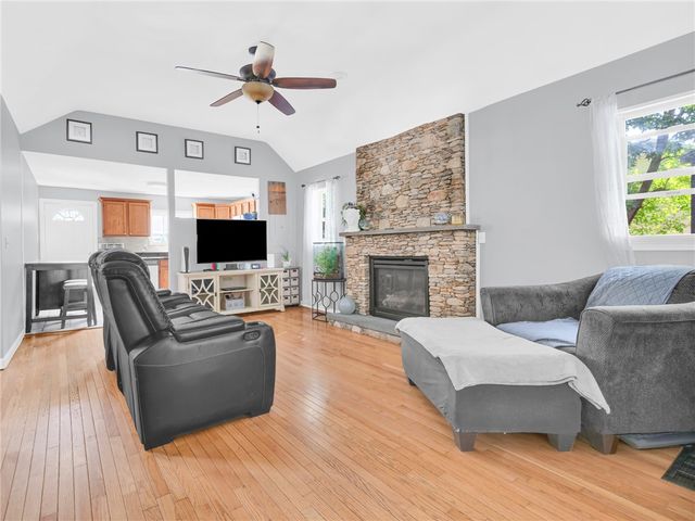 37 Oxford Avenue, Warwick, RI 02889