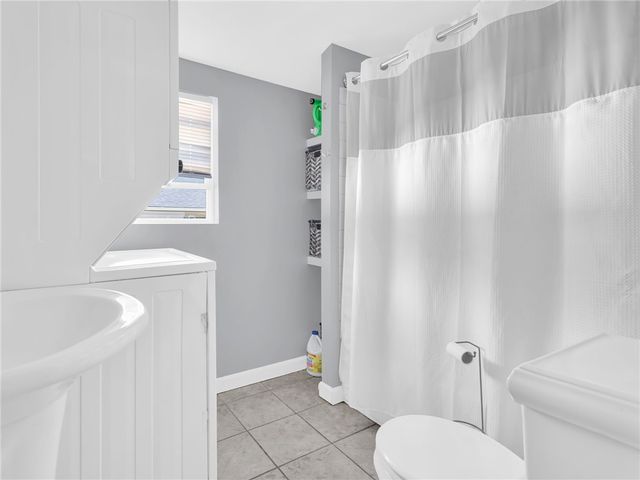 37 Oxford Avenue, Warwick, RI 02889