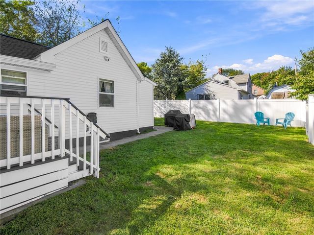 37 Oxford Avenue, Warwick, RI 02889