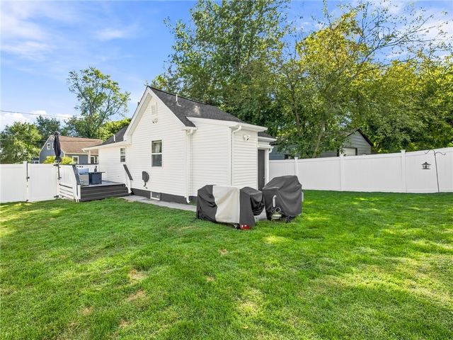 37 Oxford Avenue, Warwick, RI 02889