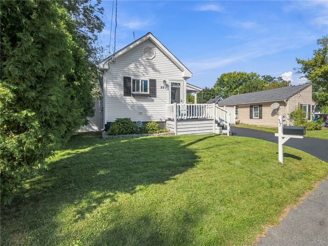 37 Oxford Avenue, Warwick, RI 02889
