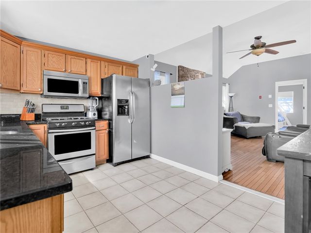 37 Oxford Avenue, Warwick, RI 02889