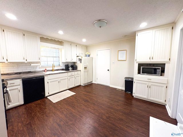 202 Helen Street, Rainbow City, AL 35906