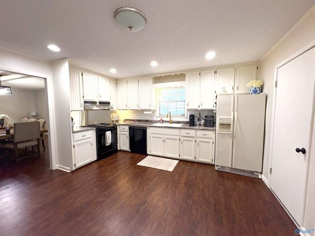 202 Helen Street, Rainbow City, AL 35906