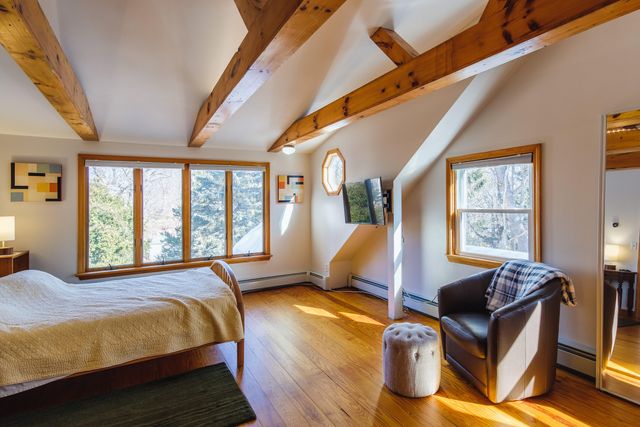 2 Huettner Road, Woods Hole, MA 02543