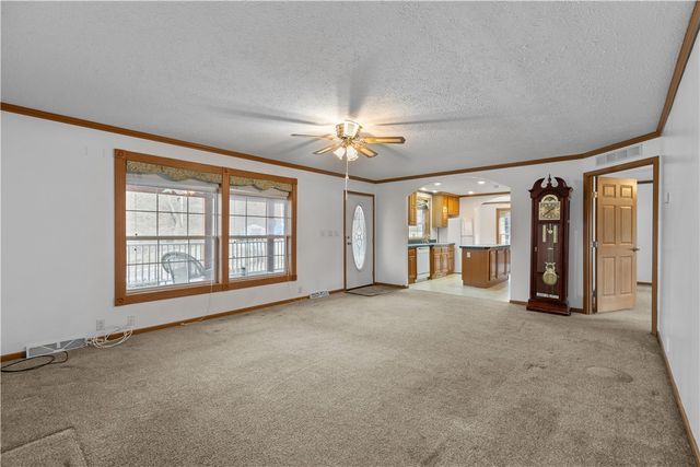 4601 WILDWOOD SAMPLE RD, Hampton, PA 15101