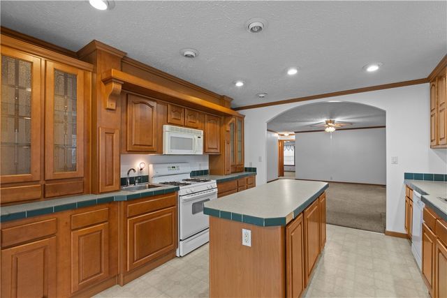 4601 WILDWOOD SAMPLE RD, Hampton, PA 15101