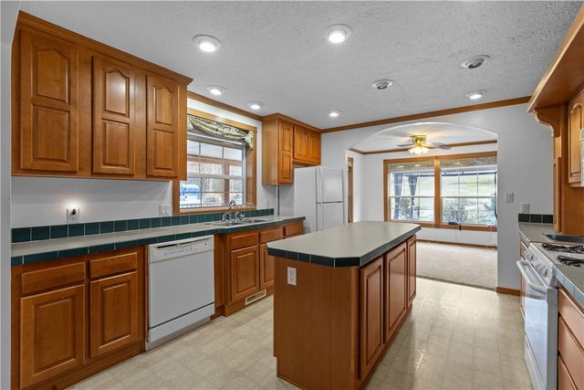 4601 WILDWOOD SAMPLE RD, Hampton, PA 15101