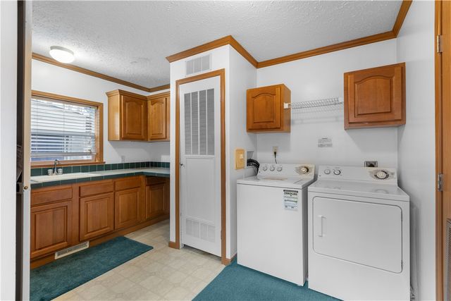 4601 WILDWOOD SAMPLE RD, Hampton, PA 15101