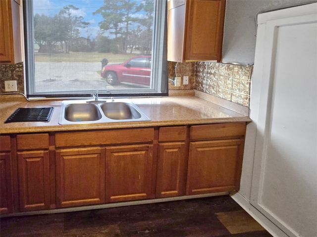 507 W Nash Street, Terrell, TX 75160