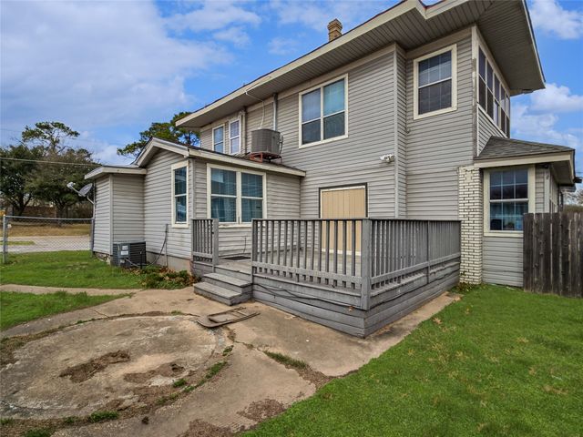 507 W Nash Street, Terrell, TX 75160