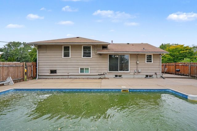 2728 119th Avenue NW, Coon Rapids, MN 55433