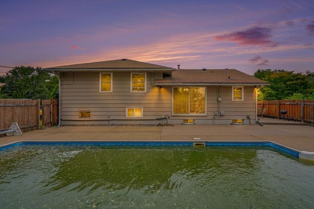 2728 119th Avenue NW, Coon Rapids, MN 55433
