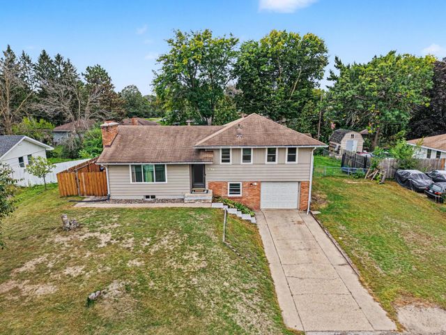 2728 119th Avenue NW, Coon Rapids, MN 55433