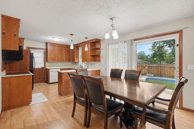 2728 119th Avenue NW, Coon Rapids, MN 55433
