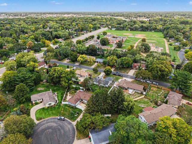 2728 119th Avenue NW, Coon Rapids, MN 55433